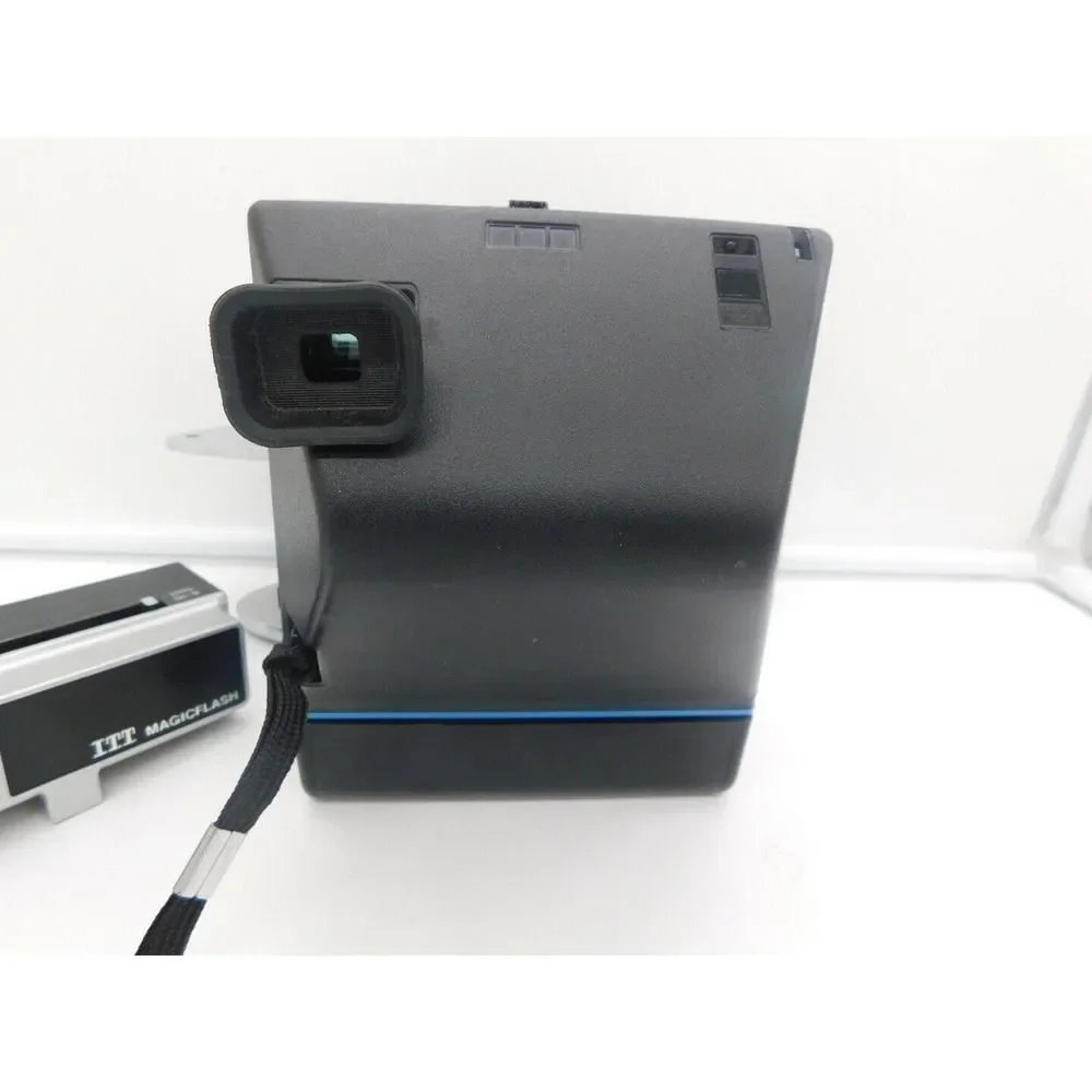 Kodak EK6 Instant Film Camera with ITT MagicFlash And Carrying Case And Film